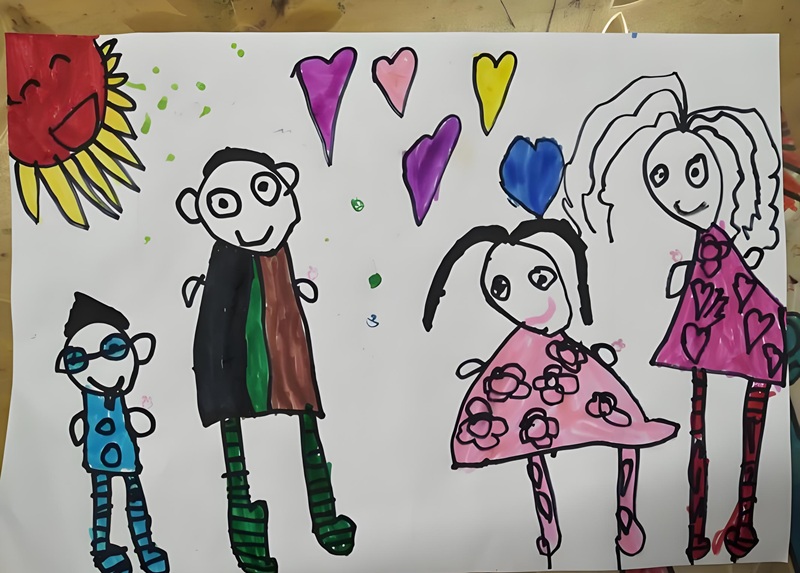 vẽ tranh gia đình 4 người đơn giản nhất 1