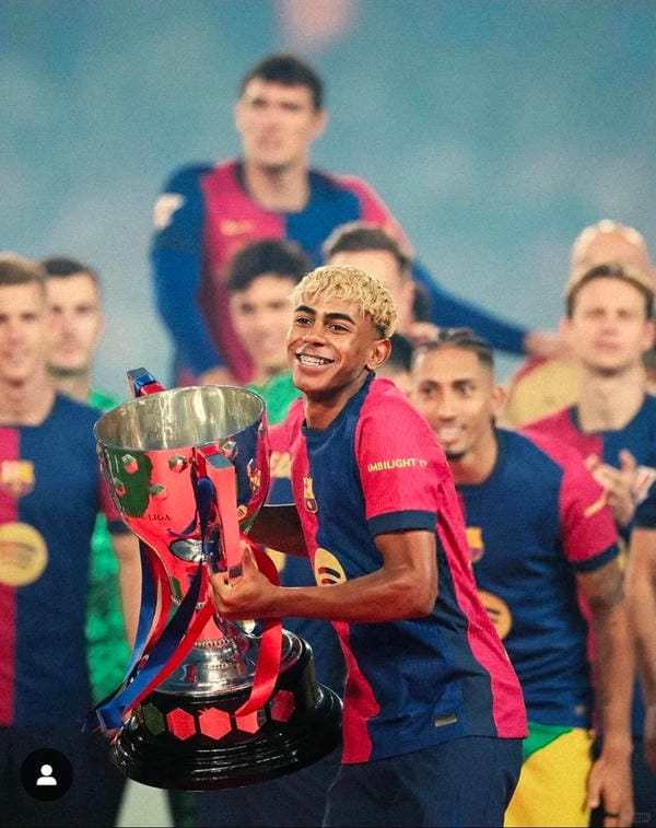 ảnh lamine yamal ngầu (1)