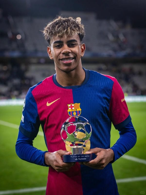 ảnh lamine yamal ngầu (28)