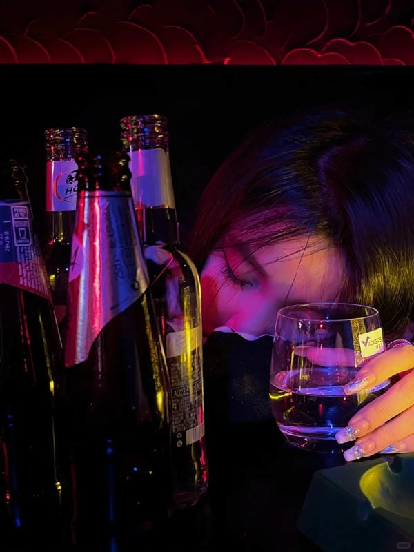 buồn ảnh bia rượu tự chụp (15)