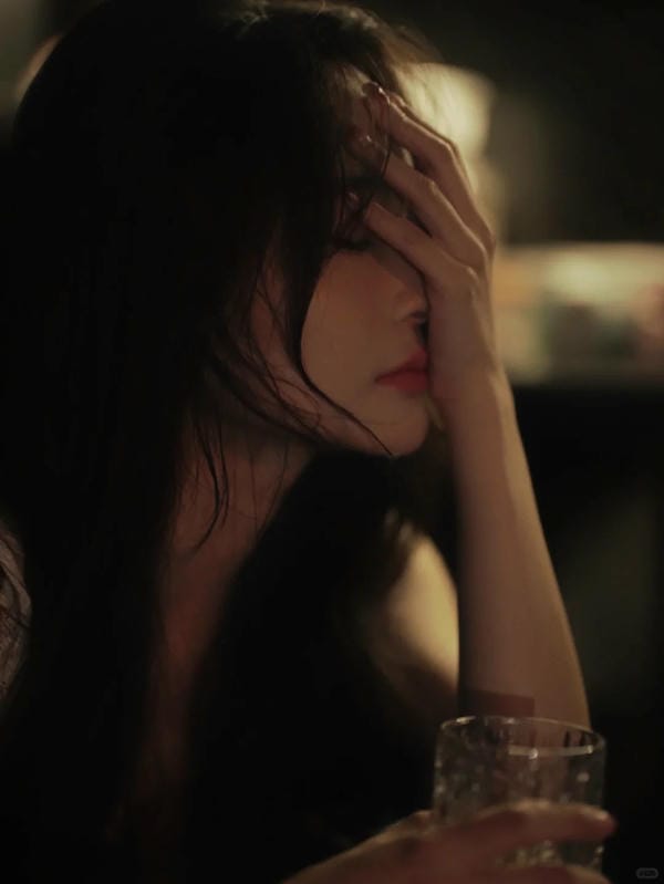 buồn ảnh bia rượu tự chụp (17)