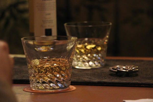 buồn ảnh bia rượu tự chụp (24)