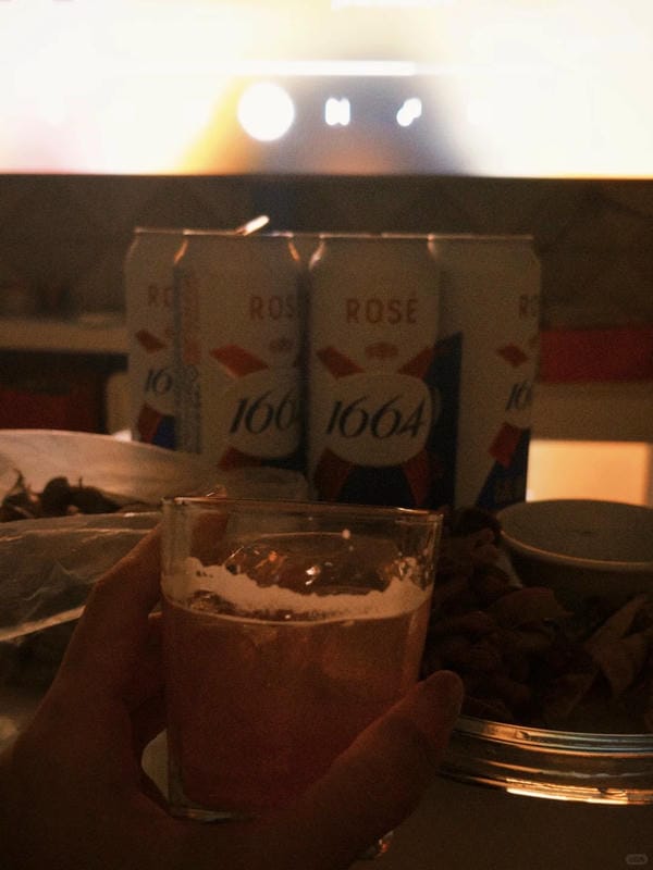 buồn ảnh bia rượu tự chụp (25)