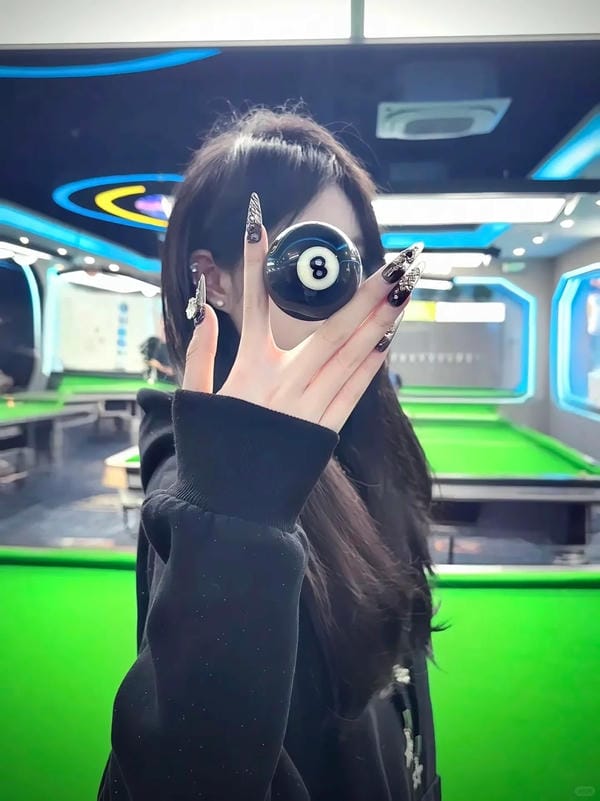 chụp ảnh bida ngầu che mặt