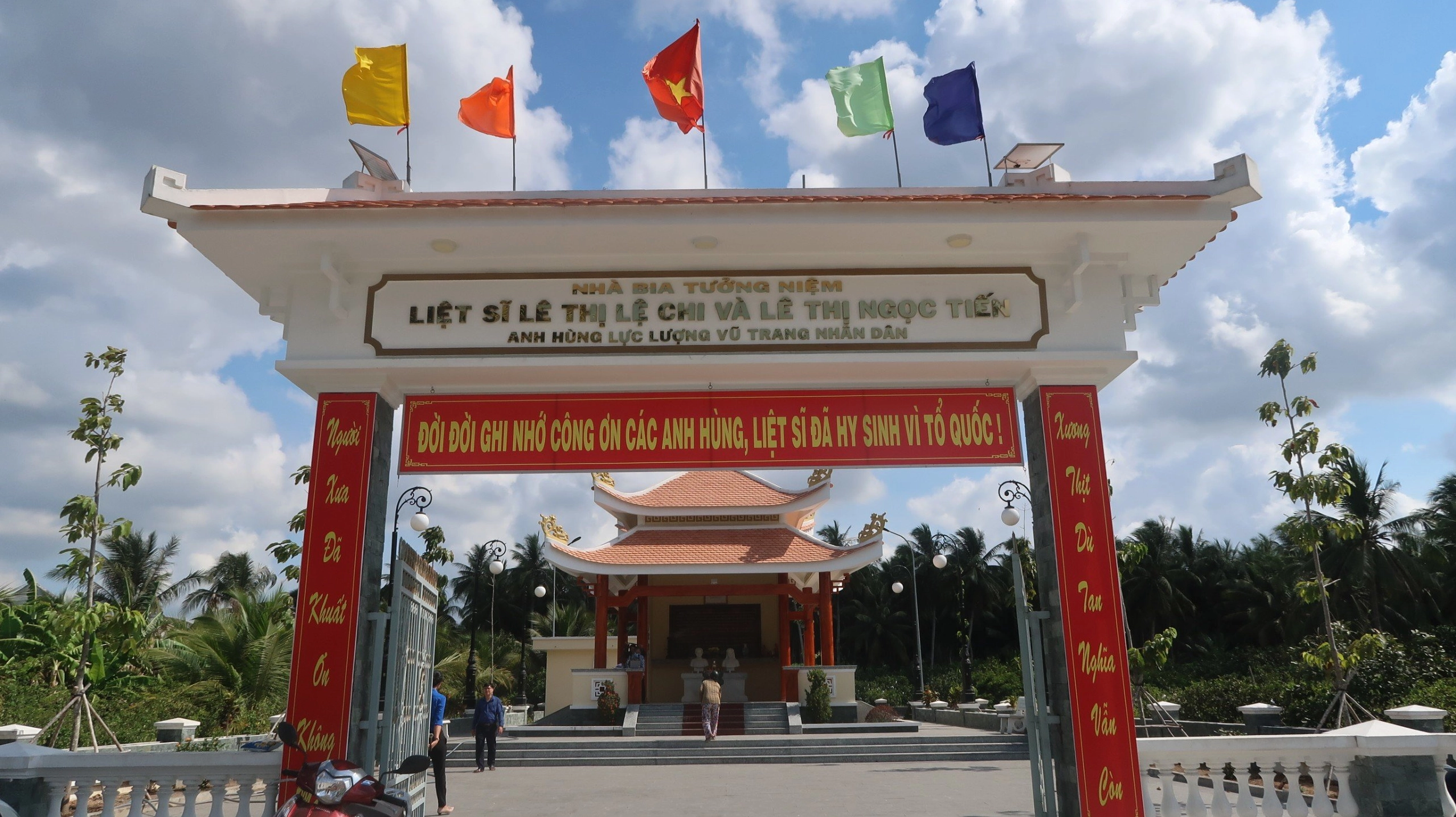 Dân sinh - Chuyện về 2 nữ anh hùng hy sinh thân mình bảo vệ thương binh