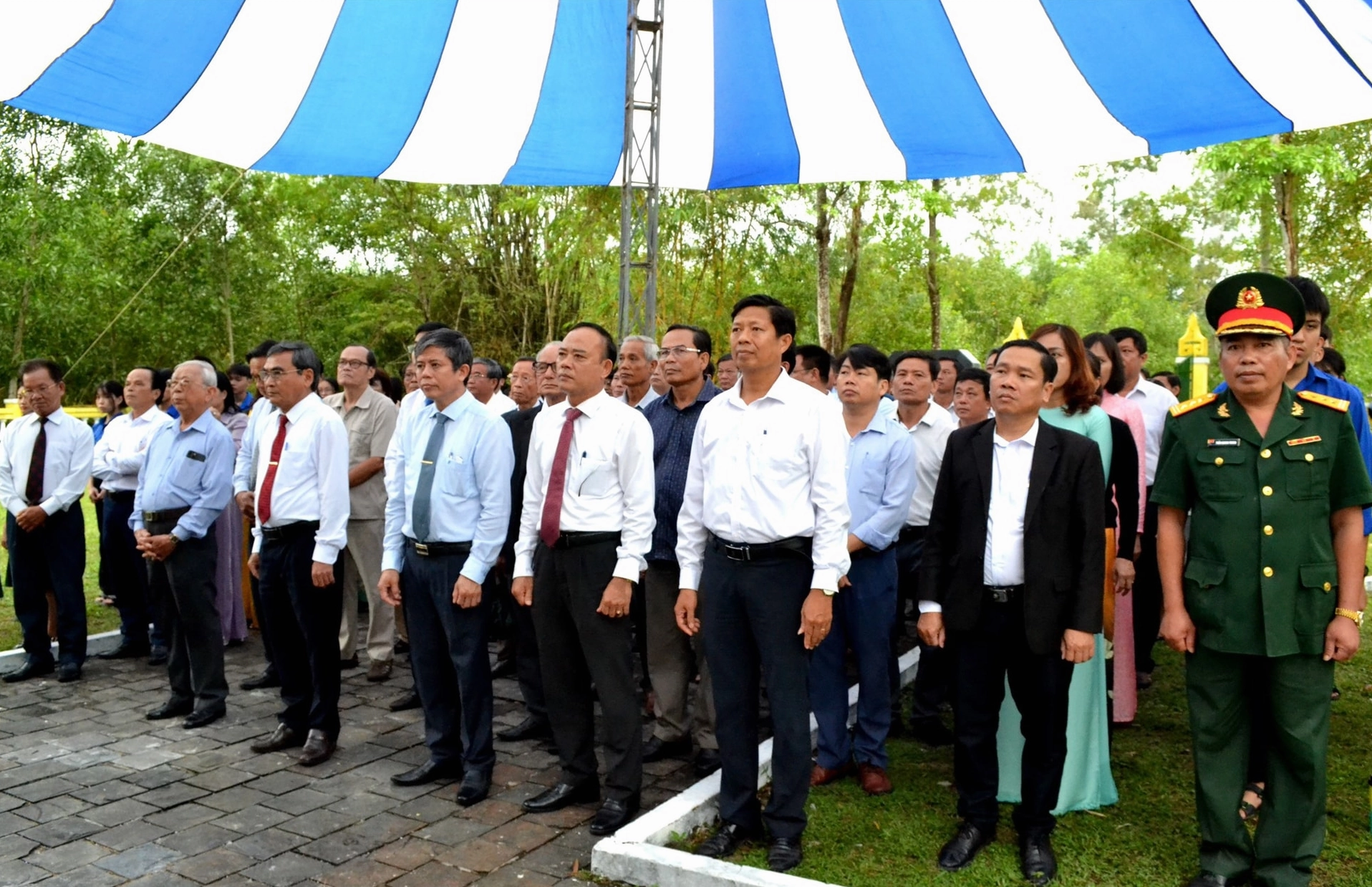 Đảng bộ, chính quyền huyện Thăng Bình kính cẩn trước mộ cụ Tiểu La Nguyễn Thành