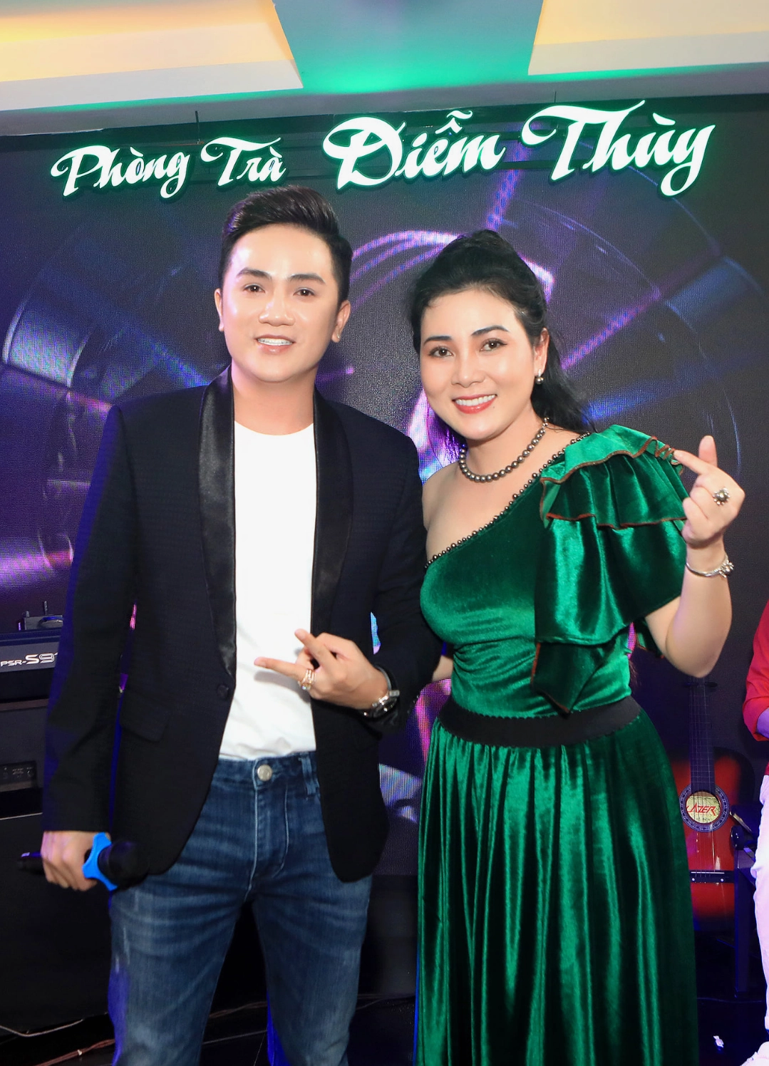 Diễm Thùy và Khưu Huy Vũ trong một sự kiện âm nhạc