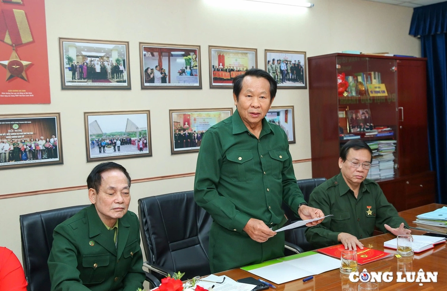 Đồng chí Thân Đức Nam phát biểu nhận nhiệm vụ và khẳng định sẽ nỗ lực hết sức mình cho sự phát triển của Chi bộ Hội
