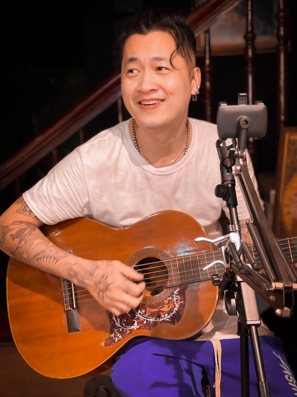 Dương 565 rẽ hướng sang làm thợ cắt tóc