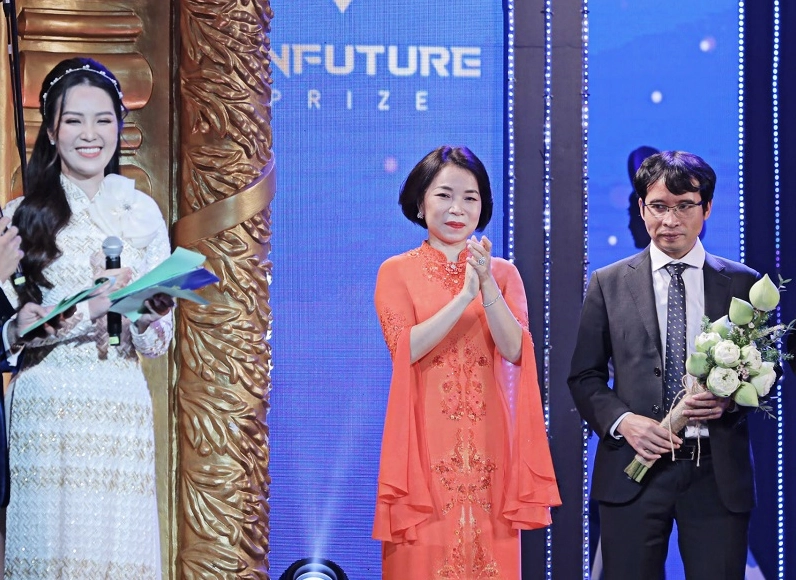 Gia đình doanh nhân Phạm Thu Hương và tỷ phú Phạm Nhật Vượng có ba người con gồm Phạm Nhật Quân Anh, Phạm Nhật Minh Hoàng và Phạm Nhật Minh Anh.