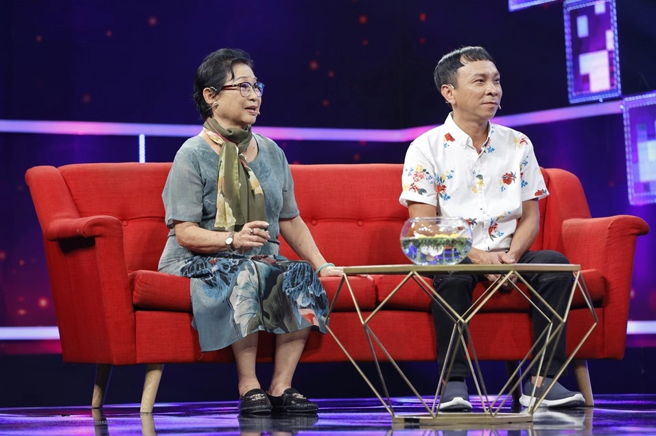 Hai mẹ con nghệ sĩ <strong>Dũng Nhí</strong> trải lòng trên sân khấu “Giải mã tri kỷ“.