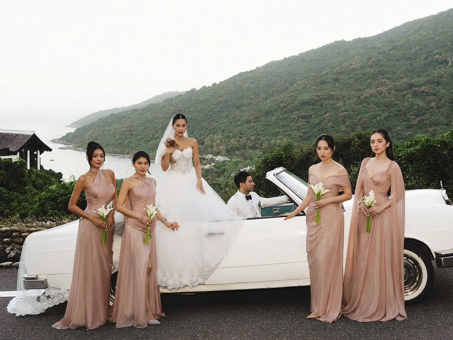 Hậu trường chuẩn bị đám cưới của Tiên Nguyễn tại Đà Nẵng.