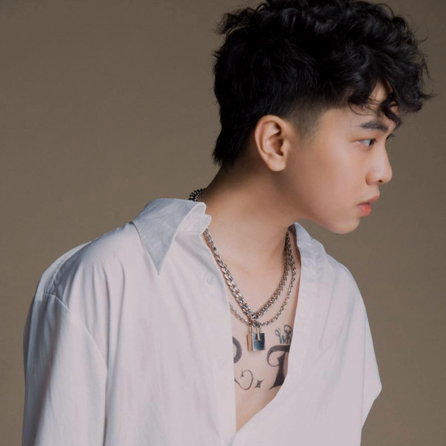 Hình ảnh chân dung Ca Sĩ Rum