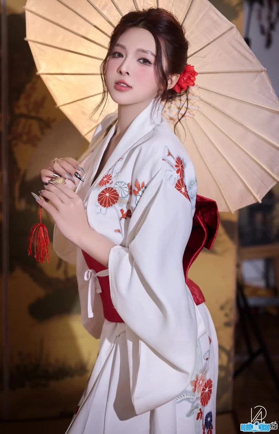 Hình ảnh Mochiii xinh xăn trong bộ kimono