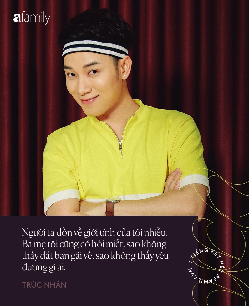 Khoảnh khắc mẹ Trúc Nhân rạng rỡ bên con trai trên sân khấu chương trình Chuẩn Cơm Mẹ Nấu.