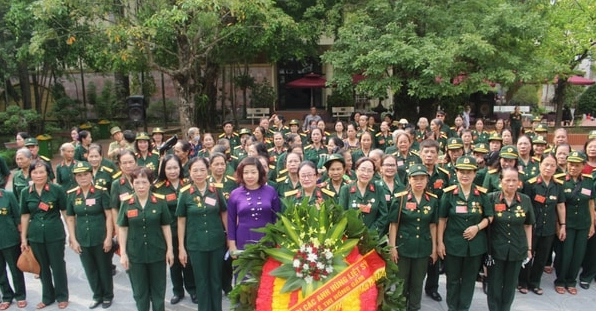 le-thi-hong-gam-la-ai-giai-ma-chan-dung-nu-anh-hung-thoi-dai_452