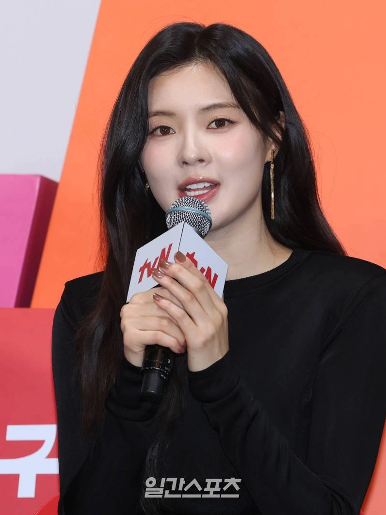 Lee Sun Bin với nhan sắc và phong cách thu hút, tiếp tục khẳng định vị thế trong ngành giải trí.