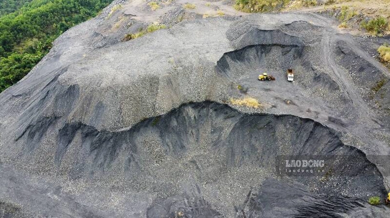 Mỏ than Minh Tiến khiến nhiều cán bộ vướng vào vòng lao lí. Ảnh: Việt Bắc