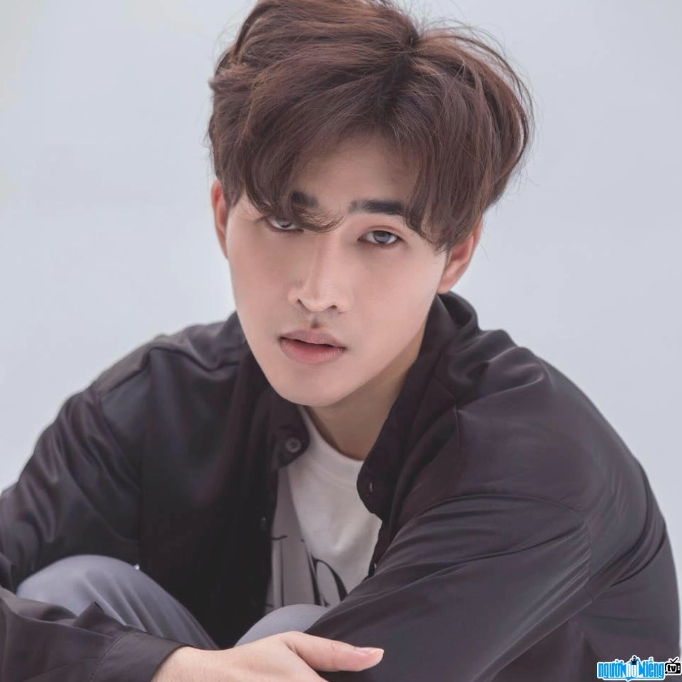 Người mẫu Nhâm Phương Nam với phong thái tự tin