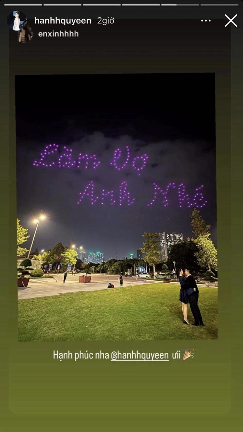 Những màn cầu hôn "chấn động" năm 2023, toàn cái tên đình đám ấn tượng- Ảnh 1.