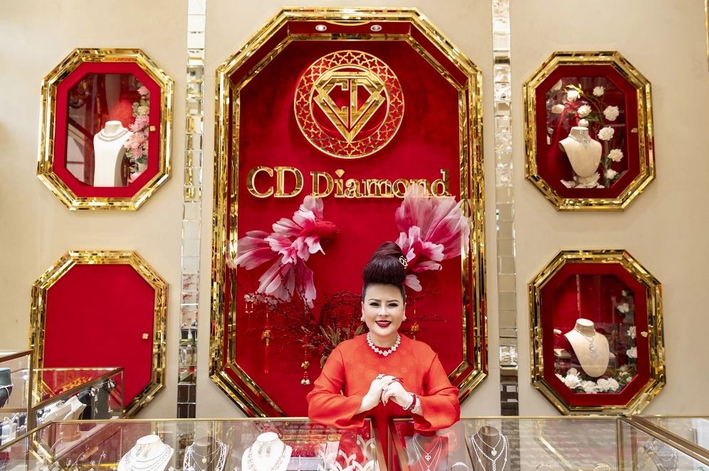 Nữ đại gia CD Diamond Ngô Thúy Uyên