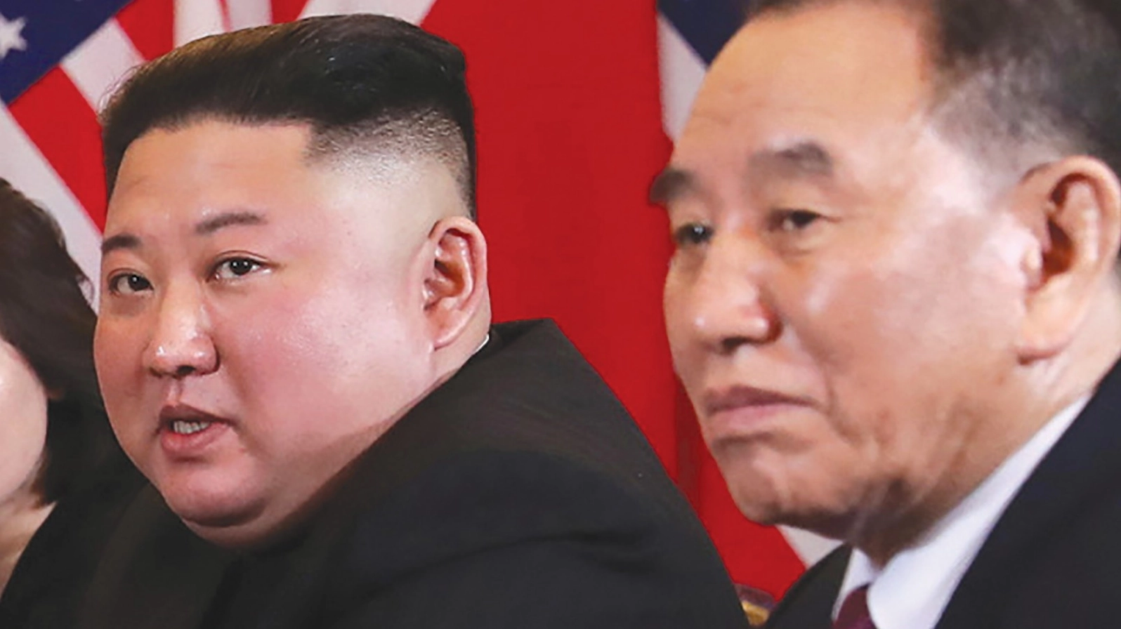 Ông Kim Yong-chol (phải) và nhà lãnh đạo Triều Tiên Kim Jong-un. Ảnh: Reuters