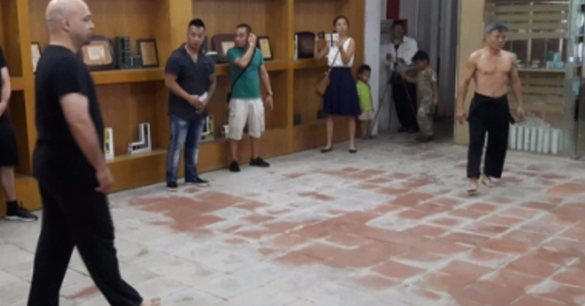 pierre-flores-la-ai-giai-ma-vo-su-gay-chan-dong-lang-vo-viet_165