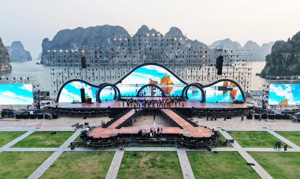 Sân khấu hoành tráng cho các buổi biểu diễn văn nghệ
