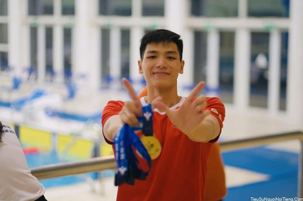 Tiểu sử Nguyễn Hữu Kim Sơn