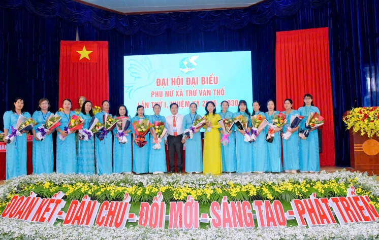 tru-van-tho-la-ai-chuyen-nguoi-anh-hung-lap-lo-chau-mai-bat-_229